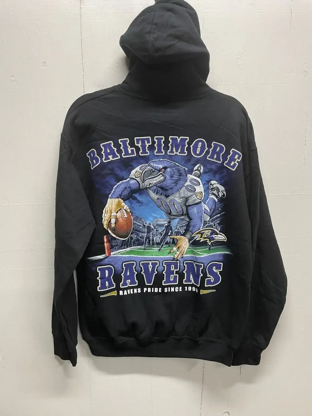 Baltimore Ravens Men's NFL Hoodie Size Medium - Design on the Back New With Tags